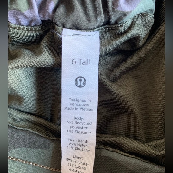 Lululemon Hotty Hot Shorts in Camo Dusky Lavender - Picture 8 of 8